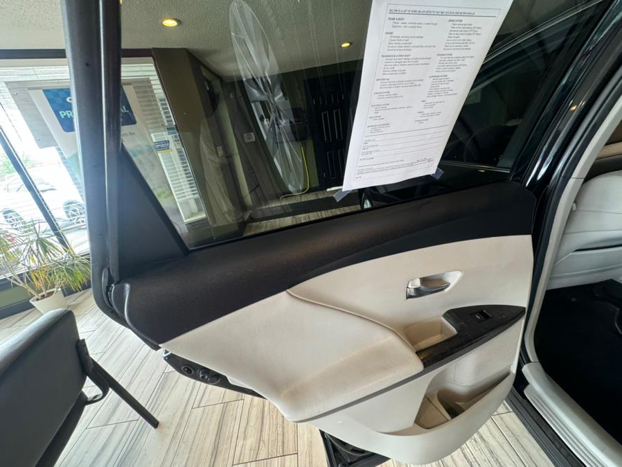 2014 Toyota Venza 4dr Wgn I4 AWD LE (Natl), available for sale in West Hartford, Connecticut | AutoMax. West Hartford, Connecticut 2014 Toyota Venza 4dr Wgn I4 AWD LE (Natl), available for sale in West Hartford, Connecticut | AutoMax. West Hartford, Connecticut