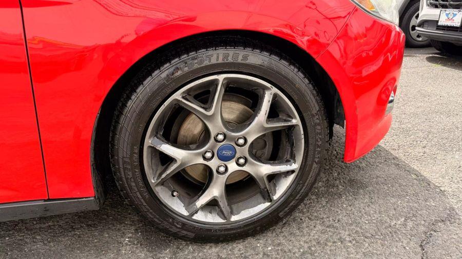 2014 Ford Focus SE Sedan 4D, available for sale in Linden, New Jersey | Route 27 Auto Mall. Linden, New Jersey 2014 Ford Focus SE Sedan 4D, available for sale in Linden, New Jersey | Route 27 Auto Mall. Linden, New Jersey