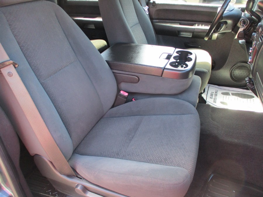 2007 Chevrolet Silverado 1500 4WD Crew Cab 143.5" LT w/1LT, available for sale in Suffield, Connecticut | Suffield Auto LLC. Suffield, Connecticut 2007 Chevrolet Silverado 1500 4WD Crew Cab 143.5" LT w/1LT, available for sale in Suffield, Connecticut | Suffield Auto LLC. Suffield, Connecticut