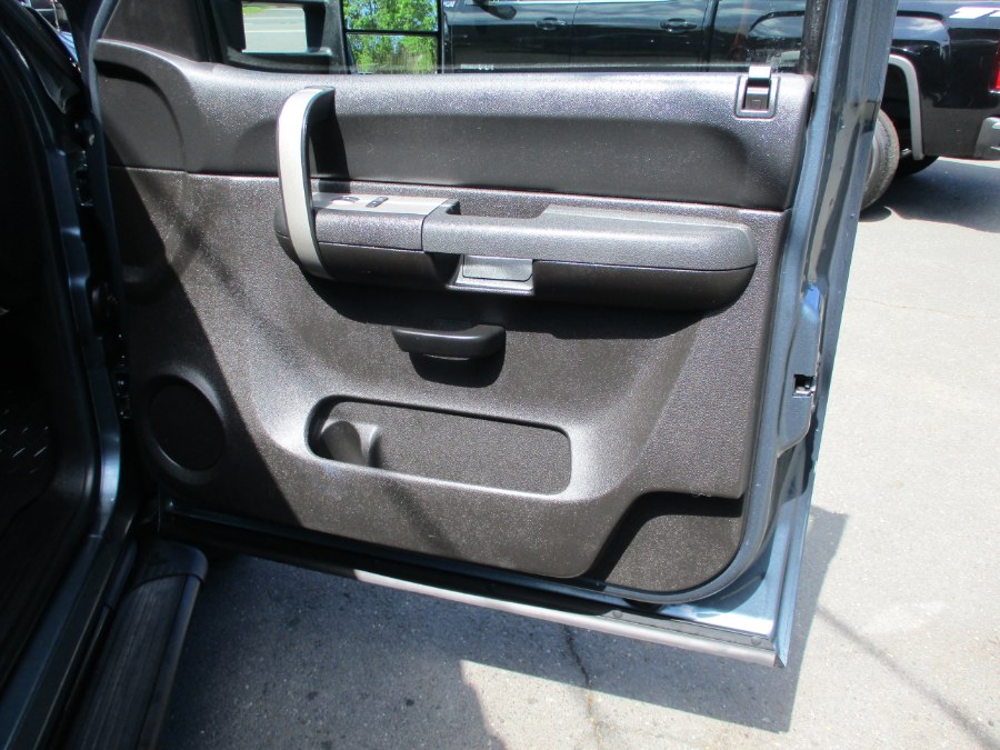 2007 Chevrolet Silverado 1500 4WD Crew Cab 143.5" LT w/1LT, available for sale in Suffield, Connecticut | Suffield Auto LLC. Suffield, Connecticut 2007 Chevrolet Silverado 1500 4WD Crew Cab 143.5" LT w/1LT, available for sale in Suffield, Connecticut | Suffield Auto LLC. Suffield, Connecticut