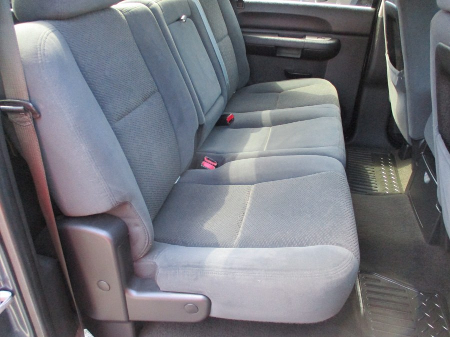 2007 Chevrolet Silverado 1500 4WD Crew Cab 143.5" LT w/1LT, available for sale in Suffield, Connecticut | Suffield Auto LLC. Suffield, Connecticut 2007 Chevrolet Silverado 1500 4WD Crew Cab 143.5" LT w/1LT, available for sale in Suffield, Connecticut | Suffield Auto LLC. Suffield, Connecticut