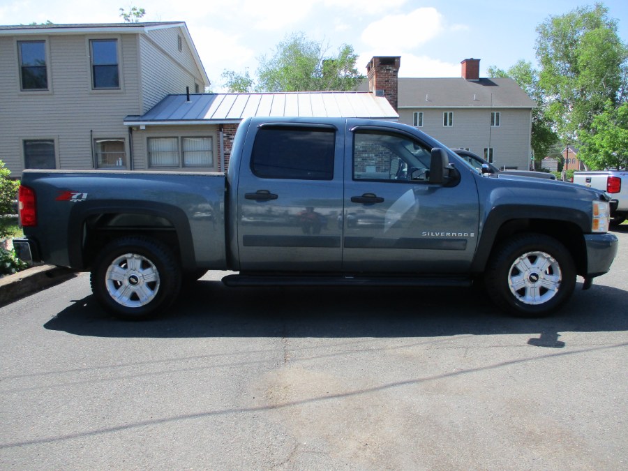 2007 Chevrolet Silverado 1500 4WD Crew Cab 143.5" LT w/1LT, available for sale in Suffield, Connecticut | Suffield Auto LLC. Suffield, Connecticut 2007 Chevrolet Silverado 1500 4WD Crew Cab 143.5" LT w/1LT, available for sale in Suffield, Connecticut | Suffield Auto LLC. Suffield, Connecticut