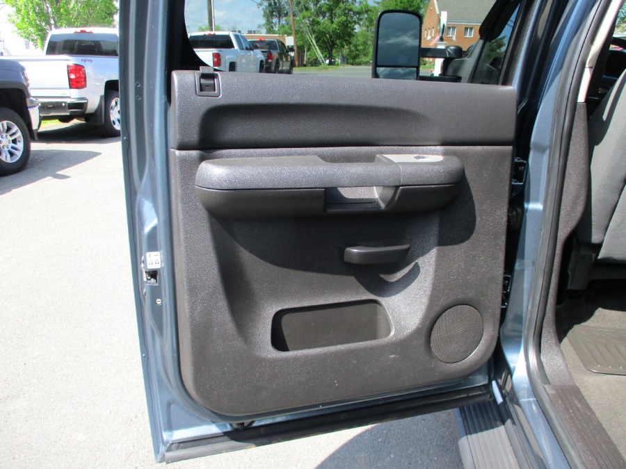 2007 Chevrolet Silverado 1500 4WD Crew Cab 143.5" LT w/1LT, available for sale in Suffield, Connecticut | Suffield Auto LLC. Suffield, Connecticut 2007 Chevrolet Silverado 1500 4WD Crew Cab 143.5" LT w/1LT, available for sale in Suffield, Connecticut | Suffield Auto LLC. Suffield, Connecticut