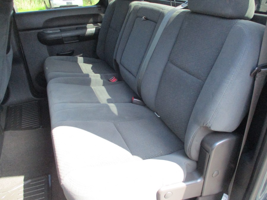 2007 Chevrolet Silverado 1500 4WD Crew Cab 143.5" LT w/1LT, available for sale in Suffield, Connecticut | Suffield Auto LLC. Suffield, Connecticut 2007 Chevrolet Silverado 1500 4WD Crew Cab 143.5" LT w/1LT, available for sale in Suffield, Connecticut | Suffield Auto LLC. Suffield, Connecticut
