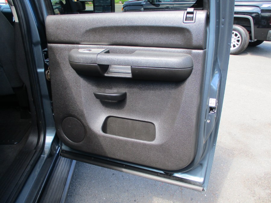 2007 Chevrolet Silverado 1500 4WD Crew Cab 143.5" LT w/1LT, available for sale in Suffield, Connecticut | Suffield Auto LLC. Suffield, Connecticut 2007 Chevrolet Silverado 1500 4WD Crew Cab 143.5" LT w/1LT, available for sale in Suffield, Connecticut | Suffield Auto LLC. Suffield, Connecticut