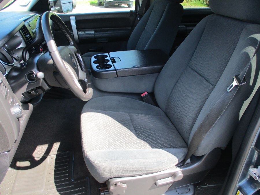 2007 Chevrolet Silverado 1500 4WD Crew Cab 143.5" LT w/1LT, available for sale in Suffield, Connecticut | Suffield Auto LLC. Suffield, Connecticut 2007 Chevrolet Silverado 1500 4WD Crew Cab 143.5" LT w/1LT, available for sale in Suffield, Connecticut | Suffield Auto LLC. Suffield, Connecticut