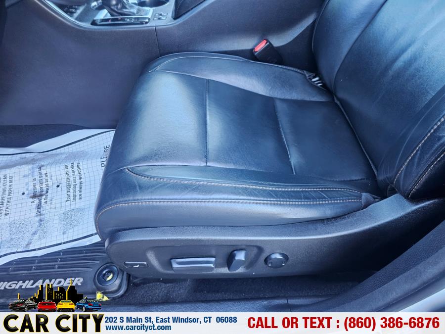 2015 Toyota Highlander AWD 4dr V6 XLE (Natl), available for sale in East Windsor, Connecticut | Car City LLC. East Windsor, Connecticut 2015 Toyota Highlander AWD 4dr V6 XLE (Natl), available for sale in East Windsor, Connecticut | Car City LLC. East Windsor, Connecticut