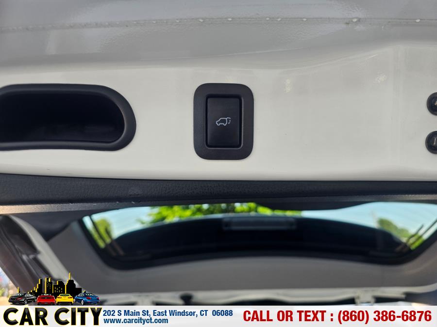 2015 Toyota Highlander AWD 4dr V6 XLE (Natl), available for sale in East Windsor, Connecticut | Car City LLC. East Windsor, Connecticut 2015 Toyota Highlander AWD 4dr V6 XLE (Natl), available for sale in East Windsor, Connecticut | Car City LLC. East Windsor, Connecticut