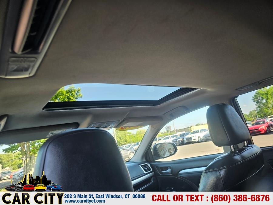 2015 Toyota Highlander AWD 4dr V6 XLE (Natl), available for sale in East Windsor, Connecticut | Car City LLC. East Windsor, Connecticut 2015 Toyota Highlander AWD 4dr V6 XLE (Natl), available for sale in East Windsor, Connecticut | Car City LLC. East Windsor, Connecticut