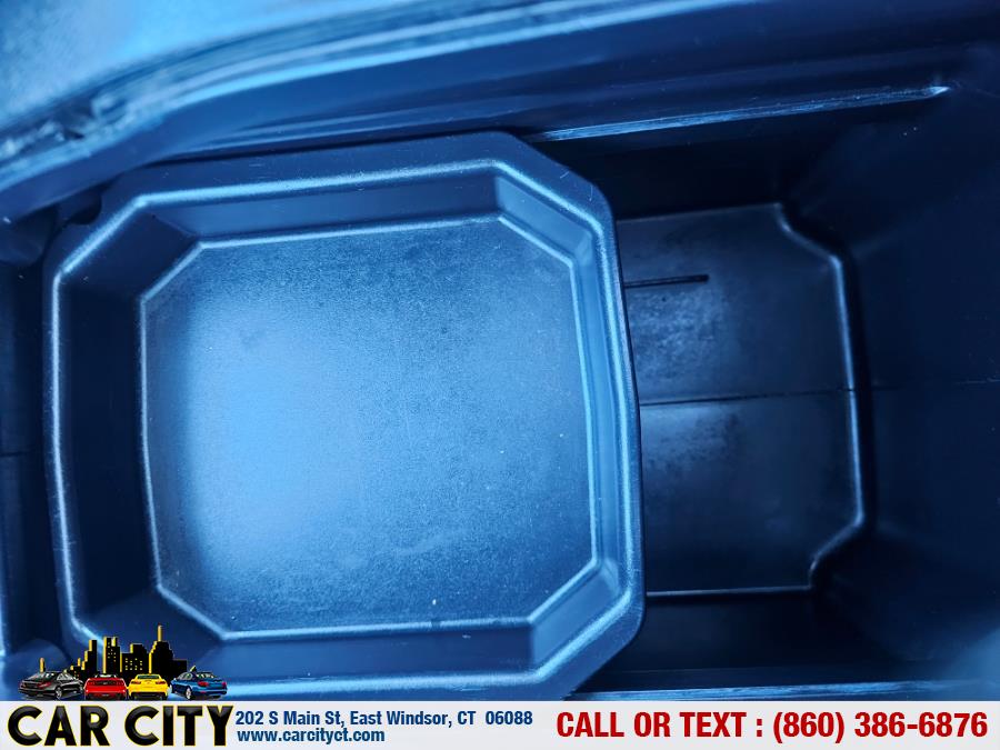 2015 Toyota Highlander AWD 4dr V6 XLE (Natl), available for sale in East Windsor, Connecticut | Car City LLC. East Windsor, Connecticut 2015 Toyota Highlander AWD 4dr V6 XLE (Natl), available for sale in East Windsor, Connecticut | Car City LLC. East Windsor, Connecticut