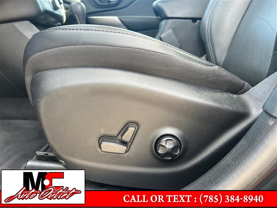 2021 Jeep Cherokee Limited FWD, available for sale in Colby, Kansas | M C Auto Outlet Inc. Colby, Kansas 2021 Jeep Cherokee Limited FWD, available for sale in Colby, Kansas | M C Auto Outlet Inc. Colby, Kansas