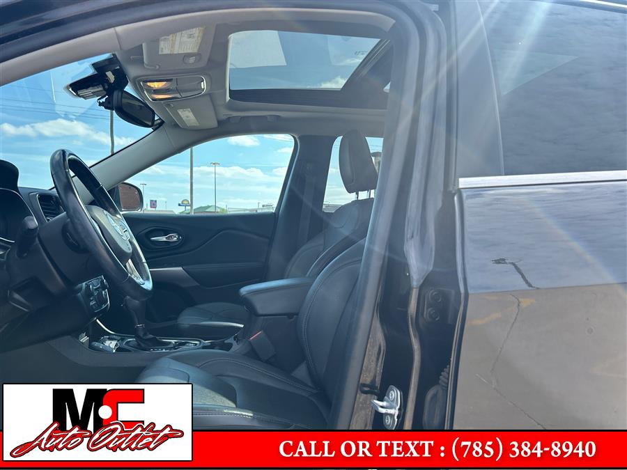 2021 Jeep Cherokee Limited FWD, available for sale in Colby, Kansas | M C Auto Outlet Inc. Colby, Kansas 2021 Jeep Cherokee Limited FWD, available for sale in Colby, Kansas | M C Auto Outlet Inc. Colby, Kansas