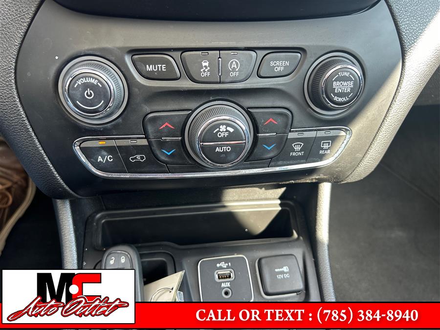 2021 Jeep Cherokee Limited FWD, available for sale in Colby, Kansas | M C Auto Outlet Inc. Colby, Kansas 2021 Jeep Cherokee Limited FWD, available for sale in Colby, Kansas | M C Auto Outlet Inc. Colby, Kansas
