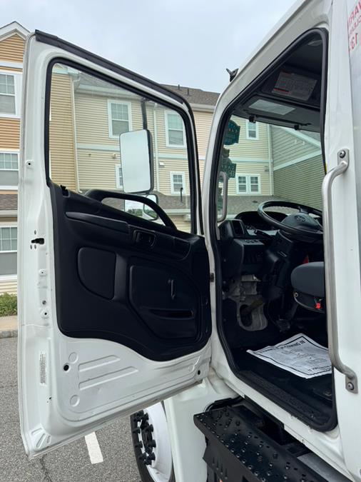 2019 Hino 268A 26 FT MICKEY BOX MAXON LIFTGATE NON CDL, available for sale in Paterson, New Jersey | Speedway Commercial Motors LLC. Paterson, New Jersey 2019 Hino 268A 26 FT MICKEY BOX MAXON LIFTGATE NON CDL, available for sale in Paterson, New Jersey | Speedway Commercial Motors LLC. Paterson, New Jersey