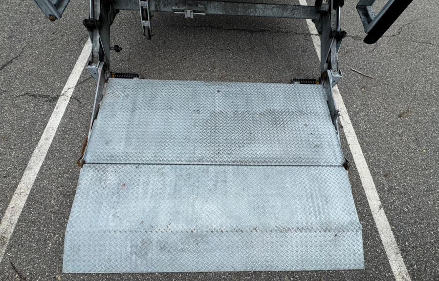 2019 Hino 268A 26 FT MICKEY BOX MAXON LIFTGATE NON CDL, available for sale in Paterson, New Jersey | Speedway Commercial Motors LLC. Paterson, New Jersey 2019 Hino 268A 26 FT MICKEY BOX MAXON LIFTGATE NON CDL, available for sale in Paterson, New Jersey | Speedway Commercial Motors LLC. Paterson, New Jersey