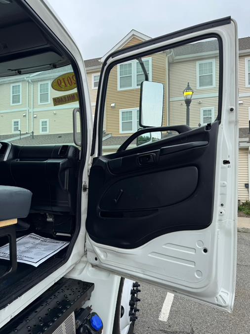 2019 Hino 268A 26 FT MICKEY BOX MAXON LIFTGATE NON CDL, available for sale in Paterson, New Jersey | Speedway Commercial Motors LLC. Paterson, New Jersey 2019 Hino 268A 26 FT MICKEY BOX MAXON LIFTGATE NON CDL, available for sale in Paterson, New Jersey | Speedway Commercial Motors LLC. Paterson, New Jersey