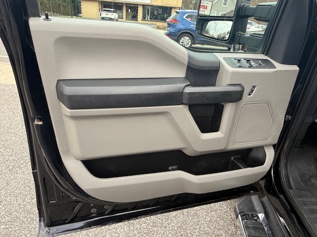 2022 Ford Super Duty F-350 SRW XLT 4WD Crew Cab 6.75'' Box, available for sale in Huntington Station, New York | Huntington Auto Mall. Huntington Station, New York 2022 Ford Super Duty F-350 SRW XLT 4WD Crew Cab 6.75'' Box, available for sale in Huntington Station, New York | Huntington Auto Mall. Huntington Station, New York