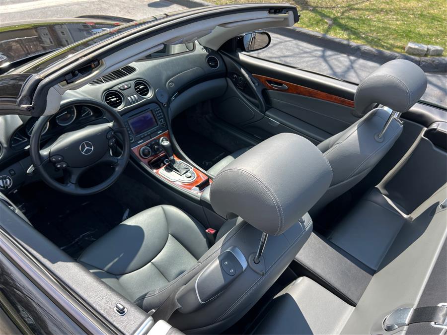 2006 Mercedes-Benz SL-Class 2dr Roadster 5.0L, available for sale in Canton, Connecticut | Lava Motors. Canton, Connecticut 2006 Mercedes-Benz SL-Class 2dr Roadster 5.0L, available for sale in Canton, Connecticut | Lava Motors. Canton, Connecticut