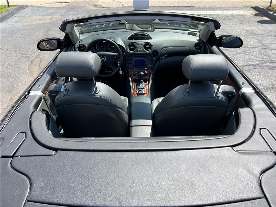 2006 Mercedes-Benz SL-Class 2dr Roadster 5.0L, available for sale in Canton, Connecticut | Lava Motors. Canton, Connecticut 2006 Mercedes-Benz SL-Class 2dr Roadster 5.0L, available for sale in Canton, Connecticut | Lava Motors. Canton, Connecticut
