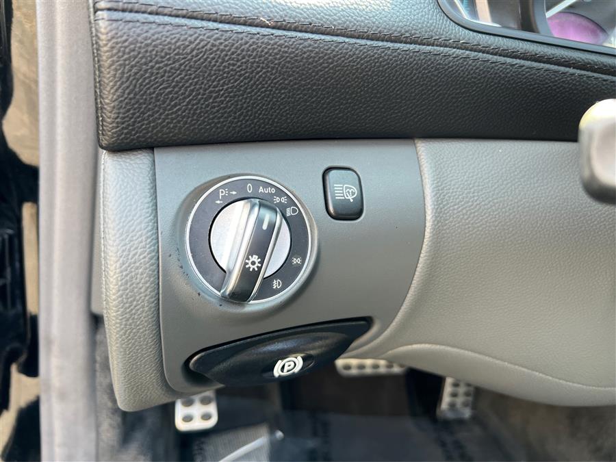 2006 Mercedes-Benz SL-Class 2dr Roadster 5.0L, available for sale in Canton, Connecticut | Lava Motors. Canton, Connecticut 2006 Mercedes-Benz SL-Class 2dr Roadster 5.0L, available for sale in Canton, Connecticut | Lava Motors. Canton, Connecticut