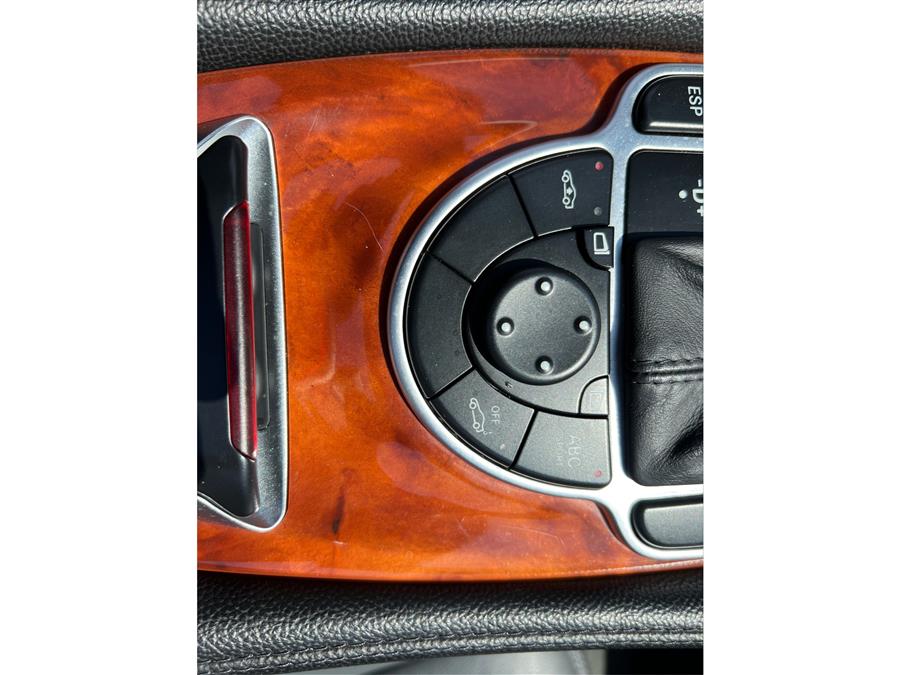 2006 Mercedes-Benz SL-Class 2dr Roadster 5.0L, available for sale in Canton, Connecticut | Lava Motors. Canton, Connecticut 2006 Mercedes-Benz SL-Class 2dr Roadster 5.0L, available for sale in Canton, Connecticut | Lava Motors. Canton, Connecticut
