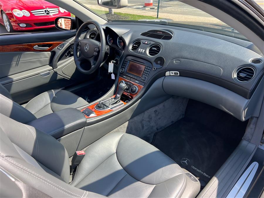 2006 Mercedes-Benz SL-Class 2dr Roadster 5.0L, available for sale in Canton, Connecticut | Lava Motors. Canton, Connecticut 2006 Mercedes-Benz SL-Class 2dr Roadster 5.0L, available for sale in Canton, Connecticut | Lava Motors. Canton, Connecticut