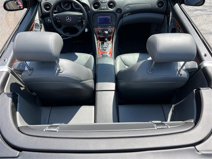 2006 Mercedes-Benz SL-Class 2dr Roadster 5.0L, available for sale in Canton, Connecticut | Lava Motors. Canton, Connecticut 2006 Mercedes-Benz SL-Class 2dr Roadster 5.0L, available for sale in Canton, Connecticut | Lava Motors. Canton, Connecticut