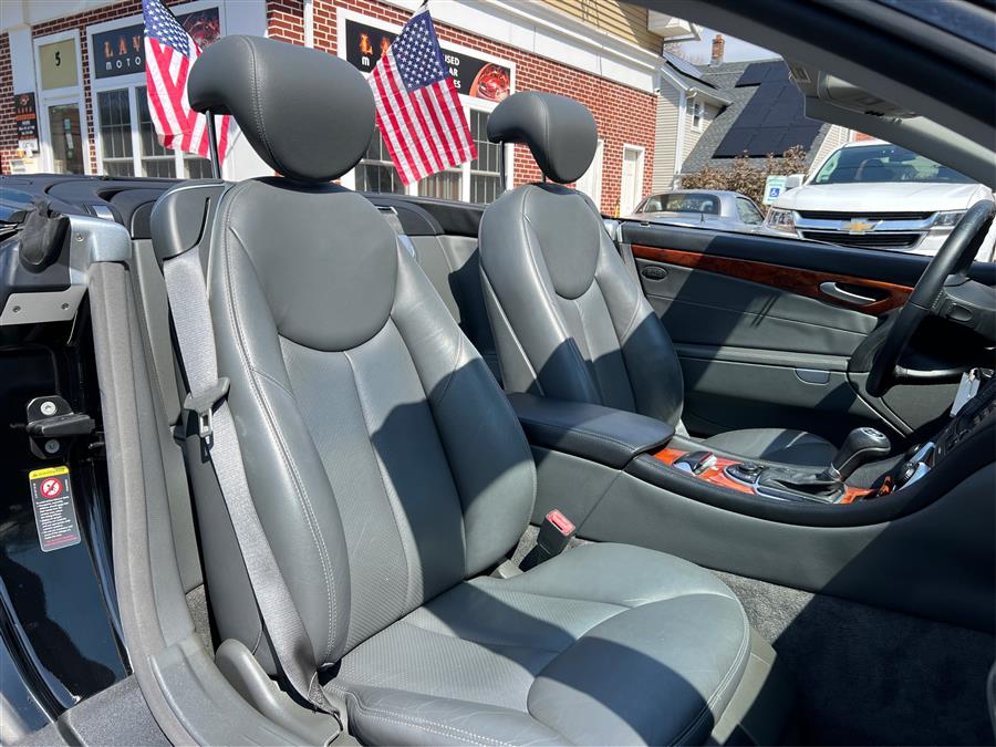 2006 Mercedes-Benz SL-Class 2dr Roadster 5.0L, available for sale in Canton, Connecticut | Lava Motors. Canton, Connecticut 2006 Mercedes-Benz SL-Class 2dr Roadster 5.0L, available for sale in Canton, Connecticut | Lava Motors. Canton, Connecticut