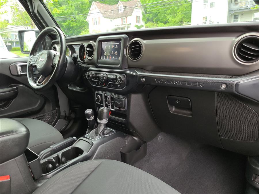 2018 Jeep Wrangler Unlimited Sport 4x4, available for sale in Canton, Connecticut | Lava Motors. Canton, Connecticut 2018 Jeep Wrangler Unlimited Sport 4x4, available for sale in Canton, Connecticut | Lava Motors. Canton, Connecticut