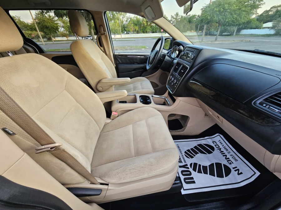 2016 Dodge Grand Caravan 4dr Wgn SXT FWD, available for sale in Longwood, Florida | Majestic Autos Inc.. Longwood, Florida 2016 Dodge Grand Caravan 4dr Wgn SXT FWD, available for sale in Longwood, Florida | Majestic Autos Inc.. Longwood, Florida
