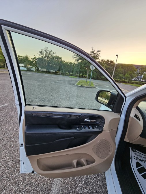 2016 Dodge Grand Caravan 4dr Wgn SXT FWD, available for sale in Longwood, Florida | Majestic Autos Inc.. Longwood, Florida 2016 Dodge Grand Caravan 4dr Wgn SXT FWD, available for sale in Longwood, Florida | Majestic Autos Inc.. Longwood, Florida