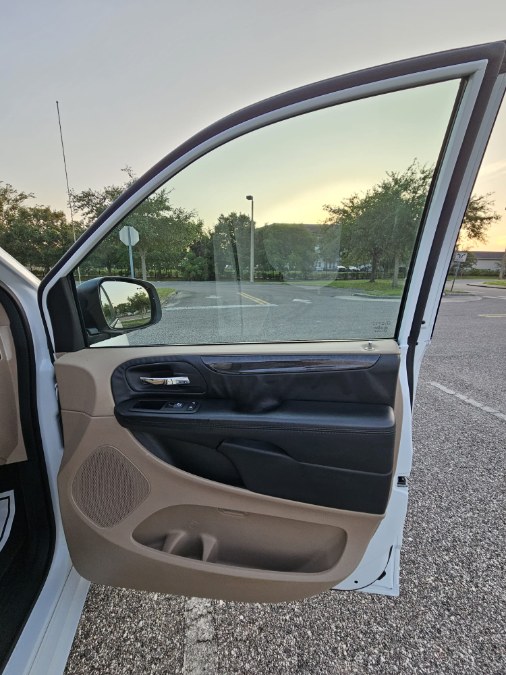 2016 Dodge Grand Caravan 4dr Wgn SXT FWD, available for sale in Longwood, Florida | Majestic Autos Inc.. Longwood, Florida 2016 Dodge Grand Caravan 4dr Wgn SXT FWD, available for sale in Longwood, Florida | Majestic Autos Inc.. Longwood, Florida