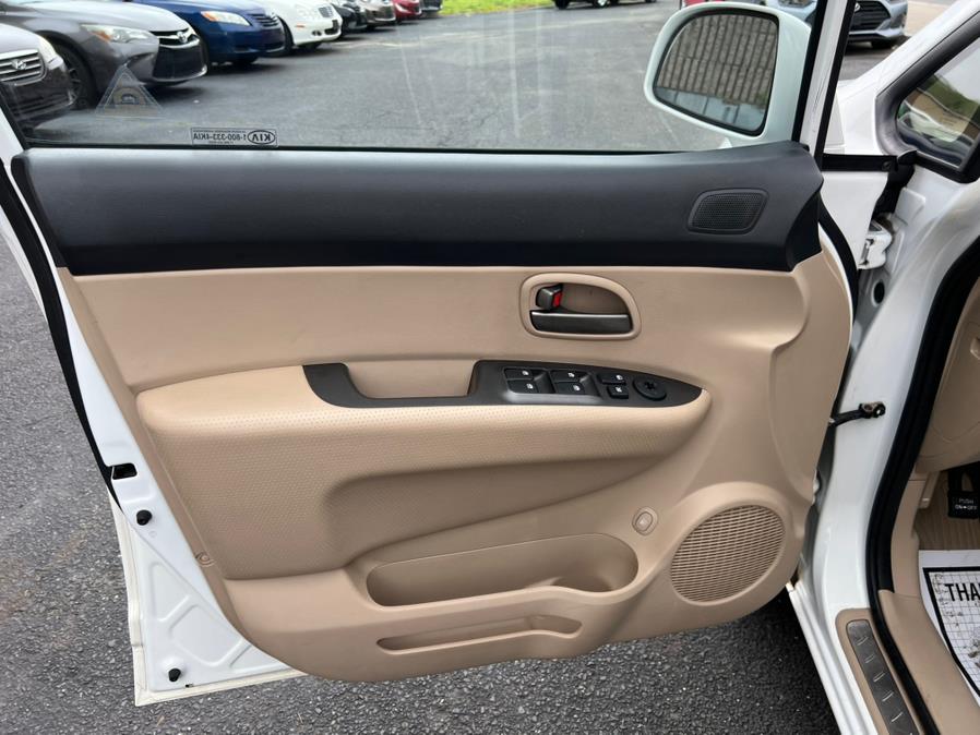 2008 Kia Rondo 4dr Wgn V6 EX, available for sale in Westfield, Massachusetts | Auto Wings Cop. Westfield, Massachusetts 2008 Kia Rondo 4dr Wgn V6 EX, available for sale in Westfield, Massachusetts | Auto Wings Cop. Westfield, Massachusetts