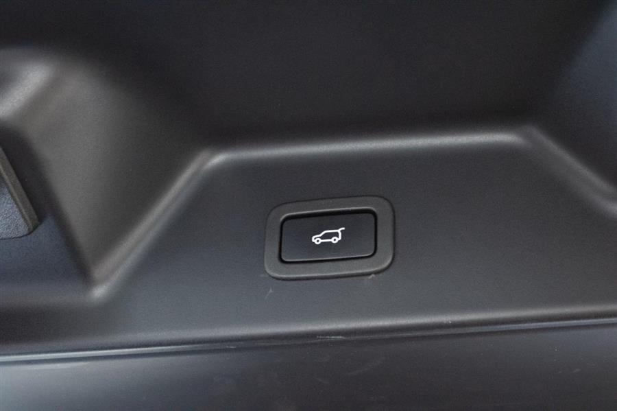 2020 Land Rover Range Rover , available for sale in Woodside, New York | Drive Central. Woodside, New York 2020 Land Rover Range Rover , available for sale in Woodside, New York | Drive Central. Woodside, New York