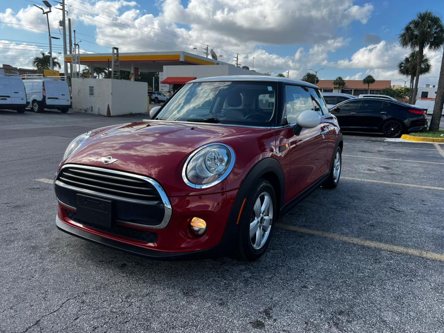 Used 2017 MINI Hardtop 2 Door in Hialeah, Florida | The Palm Motors LLC. Hialeah, Florida