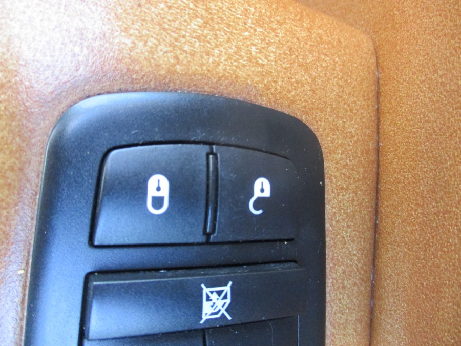2011 Jeep Grand Cherokee 4WD 4dr Overland, available for sale in Meriden, Connecticut | Cos Central Auto. Meriden, Connecticut 2011 Jeep Grand Cherokee 4WD 4dr Overland, available for sale in Meriden, Connecticut | Cos Central Auto. Meriden, Connecticut