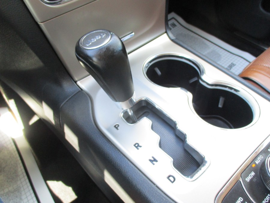 2011 Jeep Grand Cherokee 4WD 4dr Overland, available for sale in Meriden, Connecticut | Cos Central Auto. Meriden, Connecticut 2011 Jeep Grand Cherokee 4WD 4dr Overland, available for sale in Meriden, Connecticut | Cos Central Auto. Meriden, Connecticut