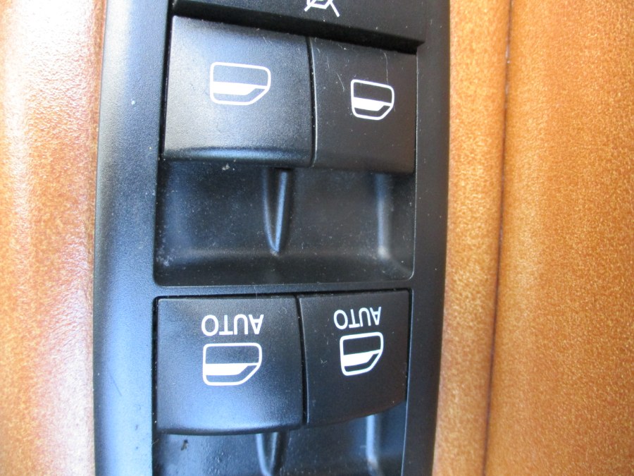 2011 Jeep Grand Cherokee 4WD 4dr Overland, available for sale in Meriden, Connecticut | Cos Central Auto. Meriden, Connecticut 2011 Jeep Grand Cherokee 4WD 4dr Overland, available for sale in Meriden, Connecticut | Cos Central Auto. Meriden, Connecticut