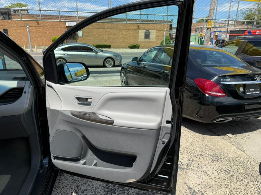 2015 Toyota Sienna 5dr 7-Pass Van XLE Premium AWD (Natl), available for sale in Brooklyn, New York | Worlds Best Auto Inc. Brooklyn, New York 2015 Toyota Sienna 5dr 7-Pass Van XLE Premium AWD (Natl), available for sale in Brooklyn, New York | Worlds Best Auto Inc. Brooklyn, New York