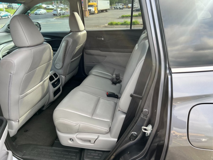 2017 Honda Pilot EX-L AWD, available for sale in Hartford , Connecticut | Ledyard Auto Sale LLC. Hartford , Connecticut 2017 Honda Pilot EX-L AWD, available for sale in Hartford , Connecticut | Ledyard Auto Sale LLC. Hartford , Connecticut