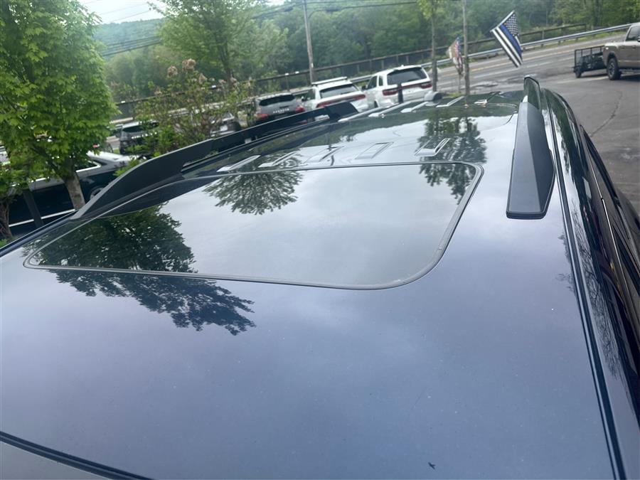 2017 GMC Acadia AWD 4dr SLT w/SLT-1, available for sale in Canton, Connecticut | Lava Motors. Canton, Connecticut 2017 GMC Acadia AWD 4dr SLT w/SLT-1, available for sale in Canton, Connecticut | Lava Motors. Canton, Connecticut