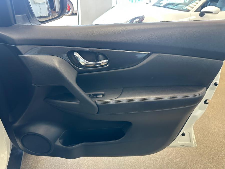 2018 Nissan Rogue AWD SV, available for sale in Inwood, New York | 5 Towns Drive. Inwood, New York 2018 Nissan Rogue AWD SV, available for sale in Inwood, New York | 5 Towns Drive. Inwood, New York