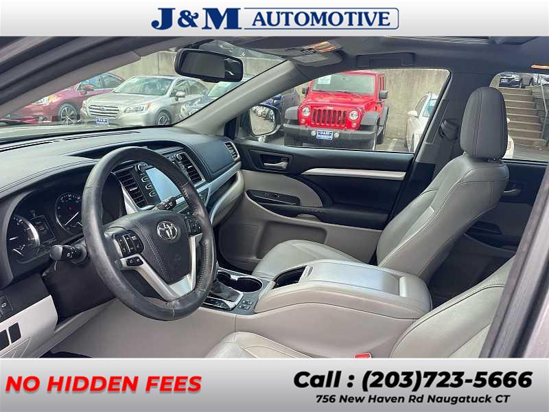 2016 Toyota Highlander XLE, available for sale in Naugatuck, Connecticut | J&M Automotive Sls&Svc LLC. Naugatuck, Connecticut 2016 Toyota Highlander XLE, available for sale in Naugatuck, Connecticut | J&M Automotive Sls&Svc LLC. Naugatuck, Connecticut