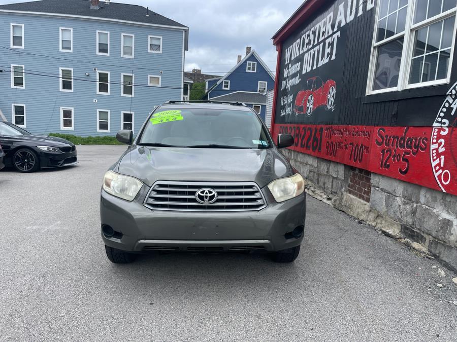 2009 Toyota Highlander 4WD 4dr V6 Base (Natl), available for sale in Worcester, Massachusetts | Worcester Auto Outlet LLC. Worcester, Massachusetts 2009 Toyota Highlander 4WD 4dr V6 Base (Natl), available for sale in Worcester, Massachusetts | Worcester Auto Outlet LLC. Worcester, Massachusetts