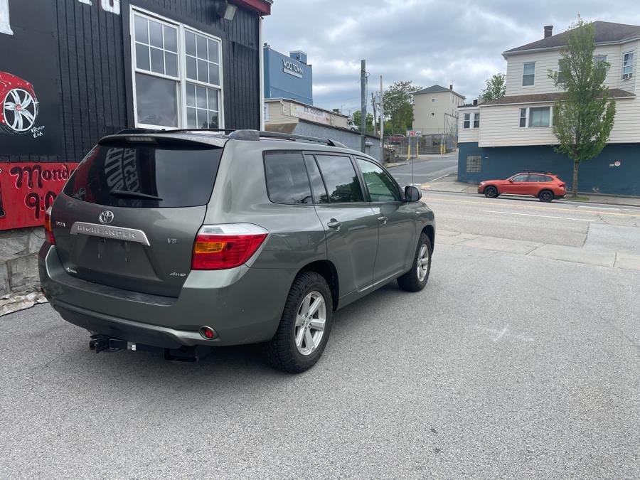 2009 Toyota Highlander 4WD 4dr V6 Base (Natl), available for sale in Worcester, Massachusetts | Worcester Auto Outlet LLC. Worcester, Massachusetts 2009 Toyota Highlander 4WD 4dr V6 Base (Natl), available for sale in Worcester, Massachusetts | Worcester Auto Outlet LLC. Worcester, Massachusetts