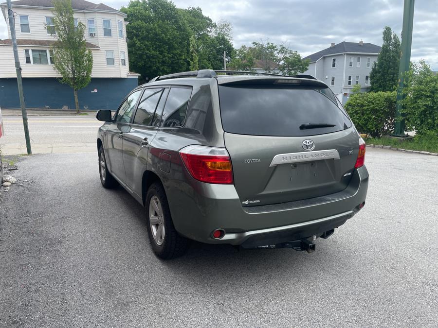 2009 Toyota Highlander 4WD 4dr V6 Base (Natl), available for sale in Worcester, Massachusetts | Worcester Auto Outlet LLC. Worcester, Massachusetts 2009 Toyota Highlander 4WD 4dr V6 Base (Natl), available for sale in Worcester, Massachusetts | Worcester Auto Outlet LLC. Worcester, Massachusetts