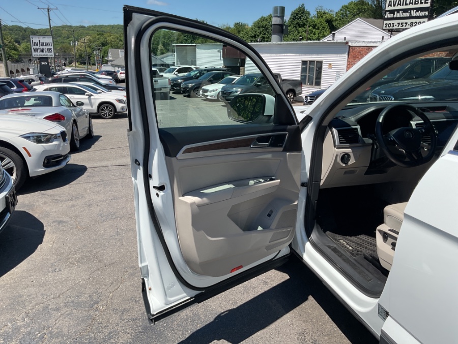 2018 Volkswagen Atlas 3.6L V6 SEL Premium 4MOTION, available for sale in Waterbury, Connecticut | Jim Juliani Motors. Waterbury, Connecticut 2018 Volkswagen Atlas 3.6L V6 SEL Premium 4MOTION, available for sale in Waterbury, Connecticut | Jim Juliani Motors. Waterbury, Connecticut