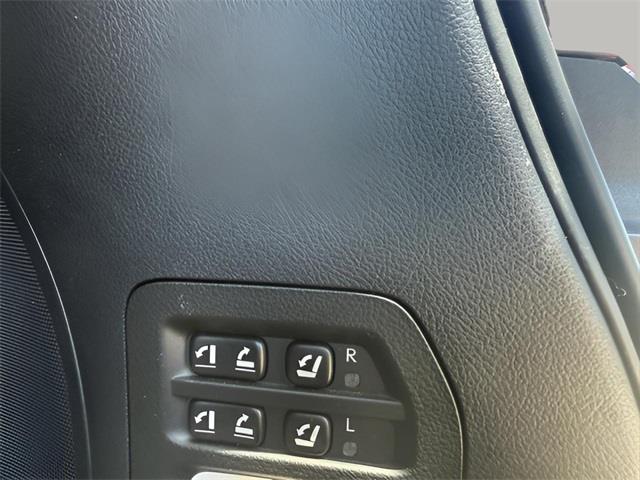 2017 Lexus Lx 570, available for sale in Stratford, Connecticut | Wiz Leasing Inc. Stratford, Connecticut 2017 Lexus Lx 570, available for sale in Stratford, Connecticut | Wiz Leasing Inc. Stratford, Connecticut
