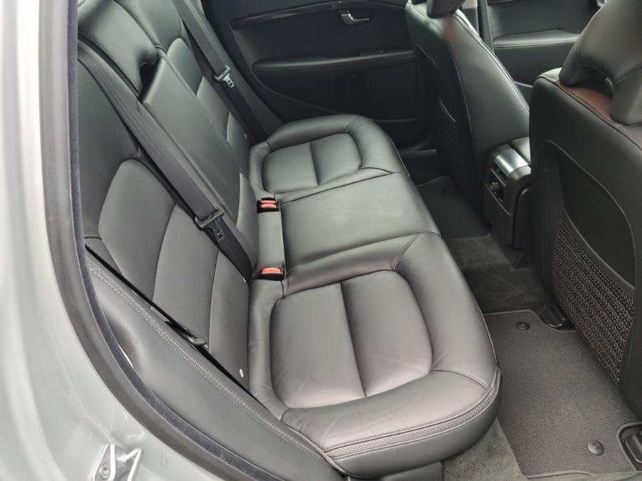 2016 Volvo XC70 AWD 4dr Wgn T5 Premier, available for sale in Milford, Connecticut | Chip's Auto Sales Inc. Milford, Connecticut 2016 Volvo XC70 AWD 4dr Wgn T5 Premier, available for sale in Milford, Connecticut | Chip's Auto Sales Inc. Milford, Connecticut