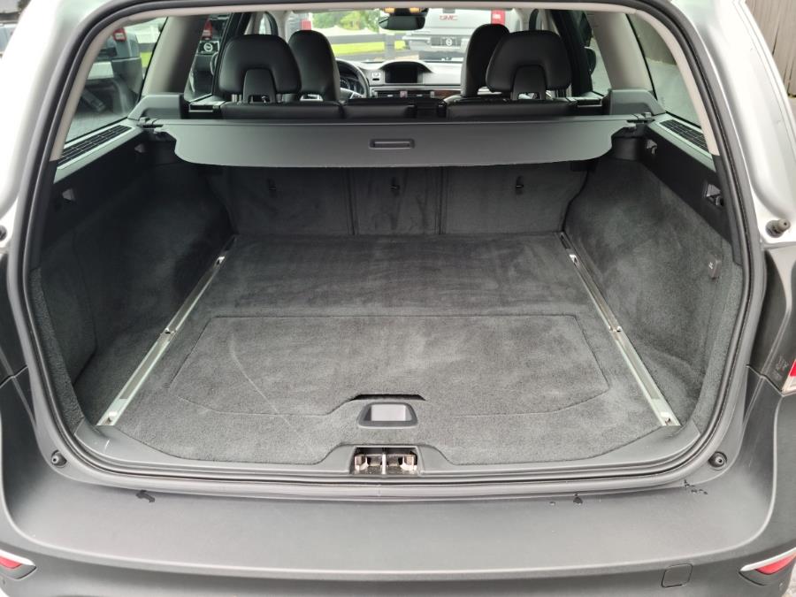 2016 Volvo XC70 AWD 4dr Wgn T5 Premier, available for sale in Milford, Connecticut | Chip's Auto Sales Inc. Milford, Connecticut 2016 Volvo XC70 AWD 4dr Wgn T5 Premier, available for sale in Milford, Connecticut | Chip's Auto Sales Inc. Milford, Connecticut